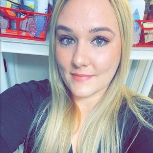 Meet your Posher, Raquel